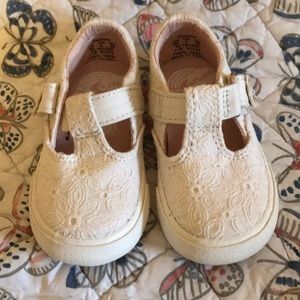 Eyelet keds t strap Mary Janes